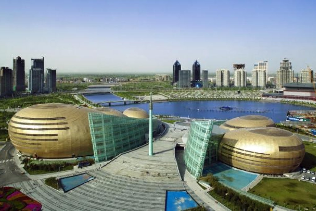 Zhengzhou is developing rapidly with the expansion of Zhengdong New District.