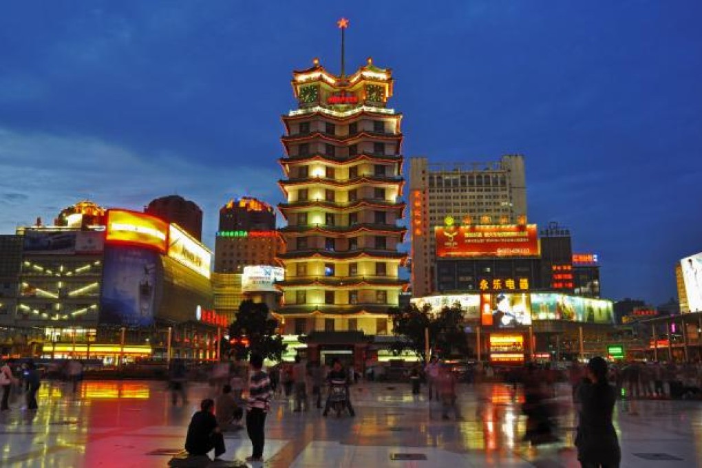 Erqi Memorial Pagoda dominates Erqi Plaza which is not only a reminder of workers' struggles, but also one of the city's most popular gathering points.