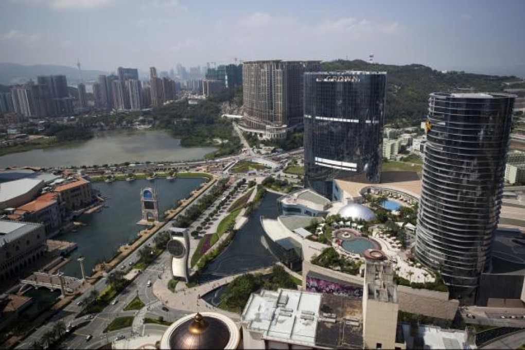 Melco profit falls as mainlanders pull back
