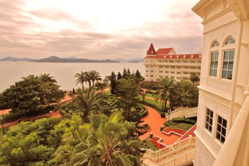 Hong Kong Disneyland Hotel