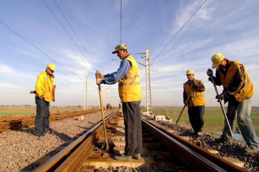 China Railway Construction Corporation has won two contracts for the transport system in the "Blue Silicon Valley" in Qingdao and part of a subway line in Shijiazhuang.