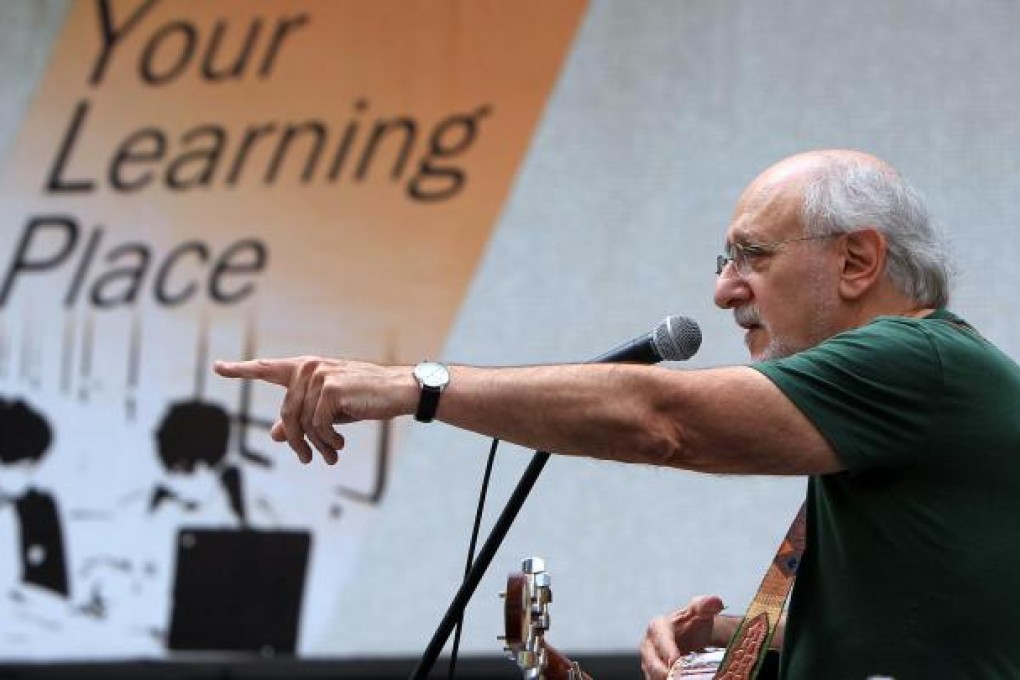 Peter Yarrow of famous folk trio Peter Paul and Mary, giving a talk and performance at Sun Yat-sen Place. Photo: Jonathan Wong