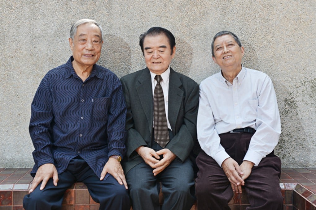 (From left) Chan Wing-tin, Pak and Yang Bao-zhi at Pak's home in Taikoo Shing.