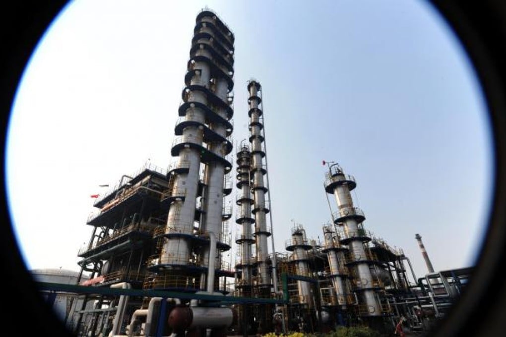 CNOOC, the mainland's largest offshore company, is bidding for Nexen and has promised to use Calgary as its north American head office and maintain Nexen's staff and management. Photo: Xinhua