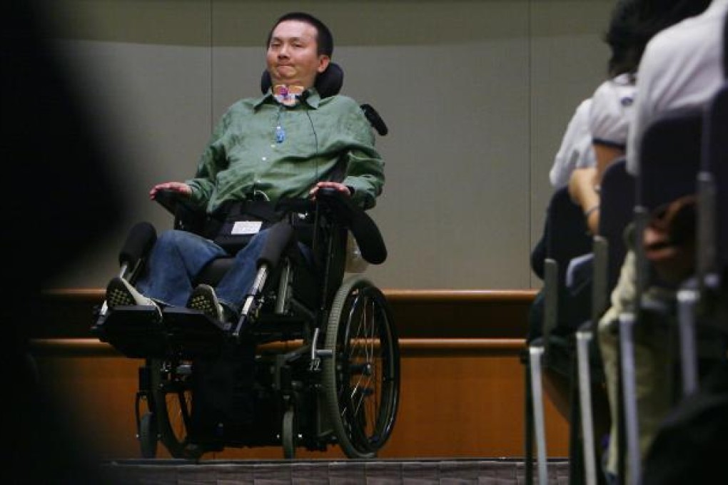 Tang Siu-pun attends the new book sharing session at Hong Kong Book Fair 2009. Photo: Sam Tsang