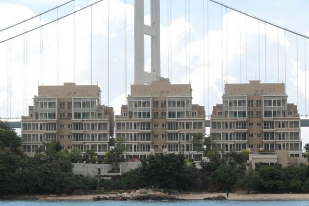 Transport problems for Park Island residents. Photo: K.Y. Cheng