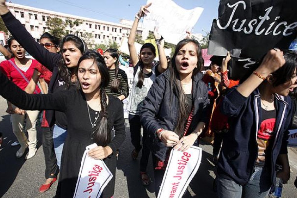 Bhopal college students protest against the New Delhi gang-rape. Photo: EPA