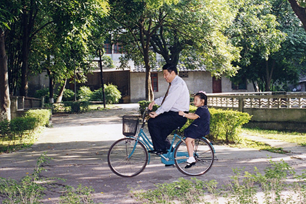 Xi Jinping with his daughter in Fuzhou, Fujian province.