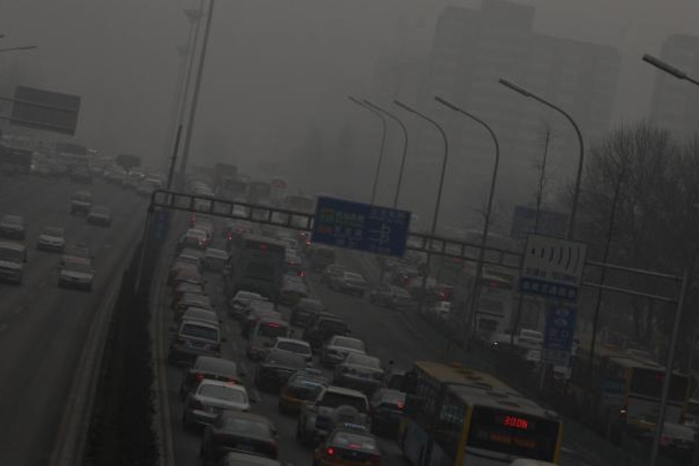 Thick smog envelops Beijing where air quality is rated as "hazardous", pollution readings by the US embassy. Photo: EPA