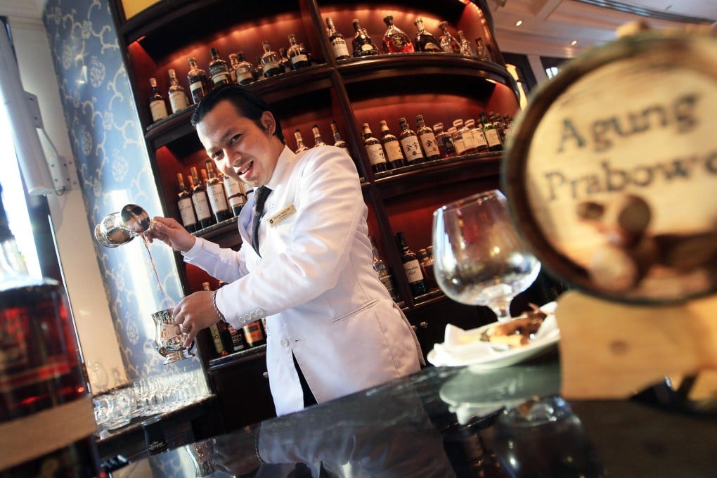 Agung Prabowo, bartender at the Lobster Bar and Grill at the Island Shangri-La. Photo: Jonathan Wong