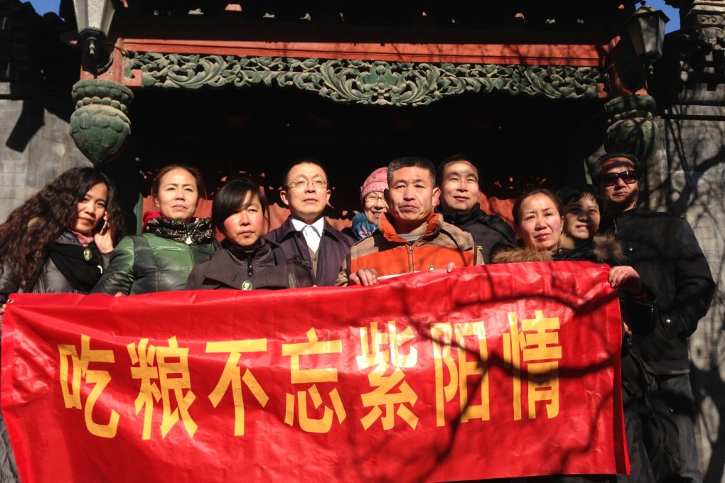 Chinese citizens pay respect to Zhao Ziyang outside his former home in Beijing on January 17, 2013. Photo: SCMP/Simon Song