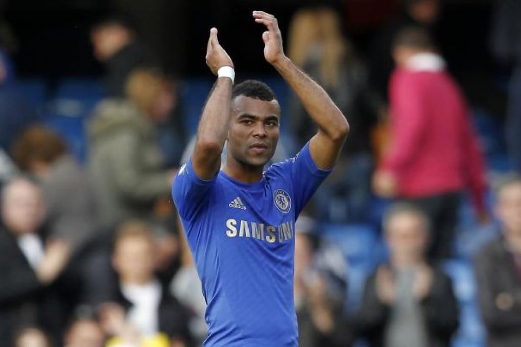 Chelsea defender Ashley Cole has agreed to a new contract with Chelsea. Photo: AFP