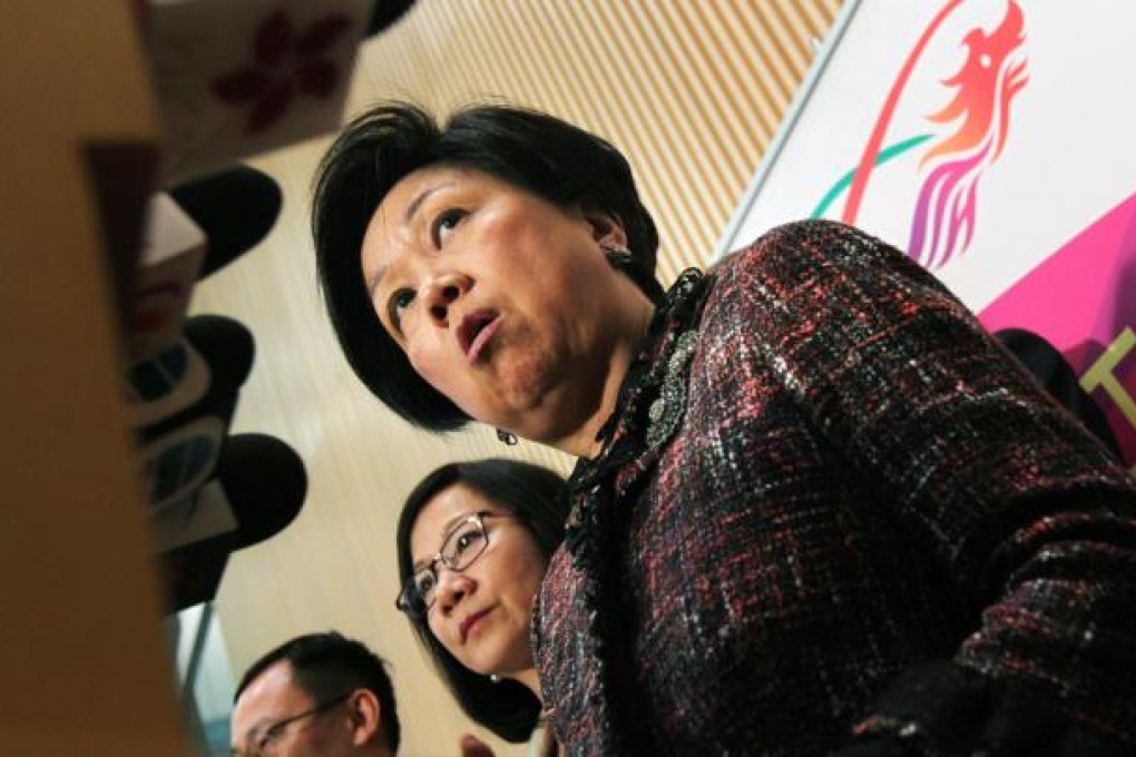Executive Councillor Laura Cha (right) presides over the meeting at the government offices in Admiralty. Photo: David Wong