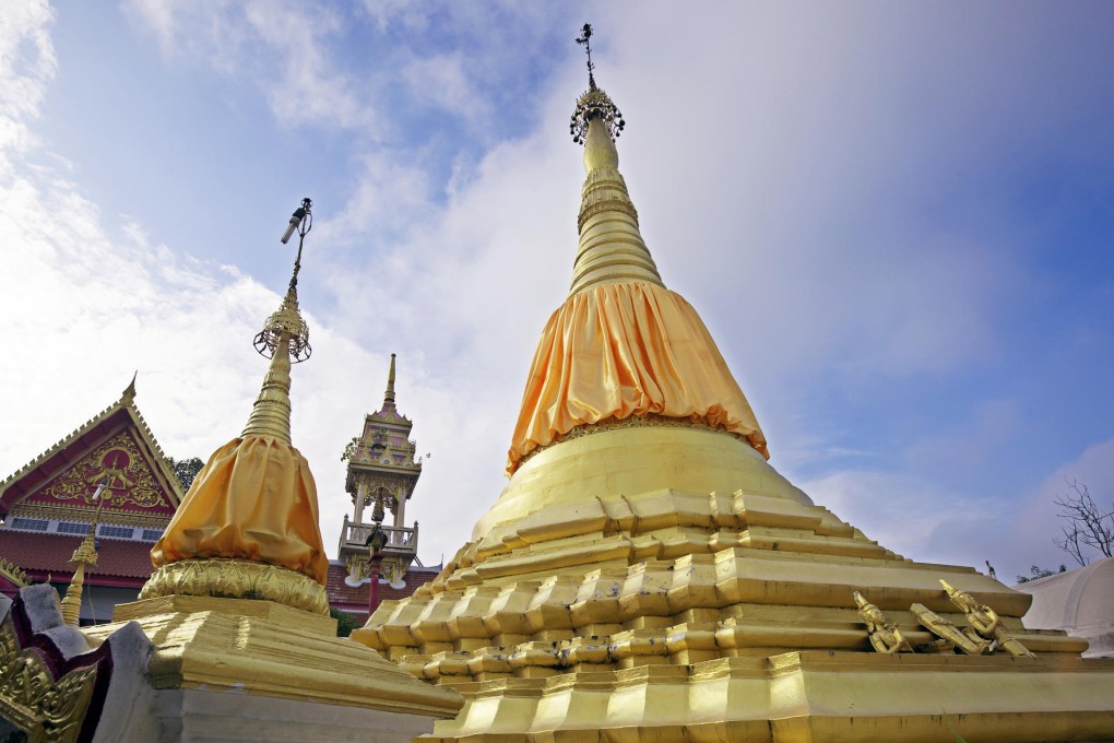The chedi at Wat Phai Lom, Koh Kret.