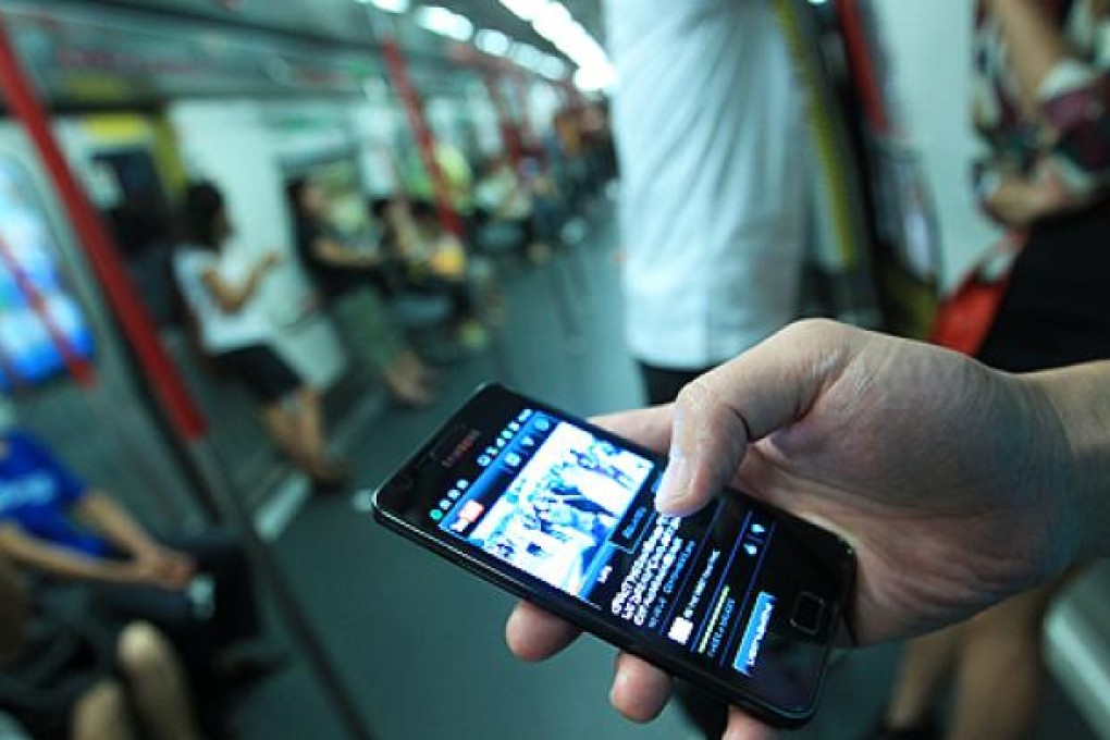The government is in favour of a 'mixed mode' approach in the handling of frequency spectrum re-assignment for 3G mobile service operators when the existing arrangement expires in 2016. Photo: Jonathan Wong