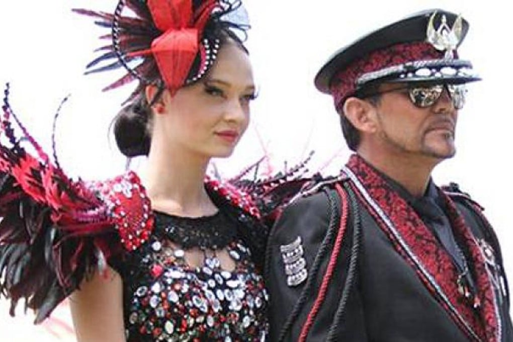 This couple turned heads on Cape Town's big race day. Photo: Michael Cox
