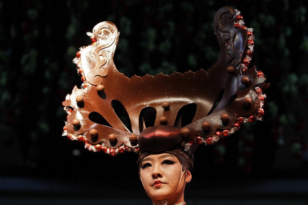 A model's chocolate crown at a Shanghai expo. Photo: Reuters
