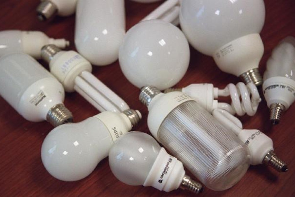 HK$1 deposit for fluorescent lamps. Photo: SMP