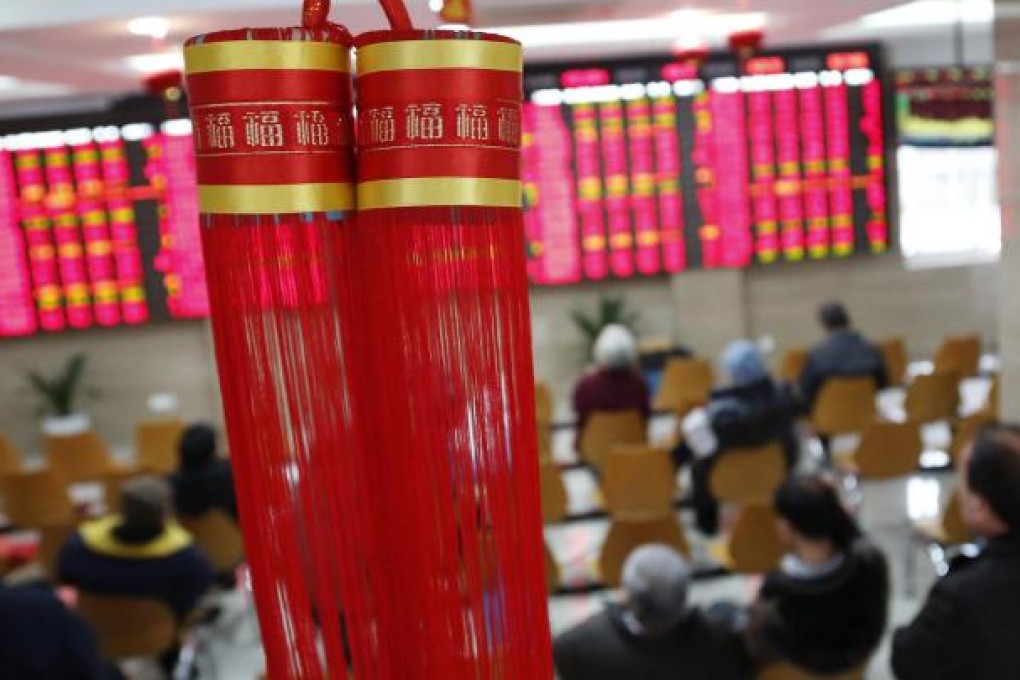 Disappointing results for 2012 are forcing many mainland securities firms to pare bonuses. Photo: AP
