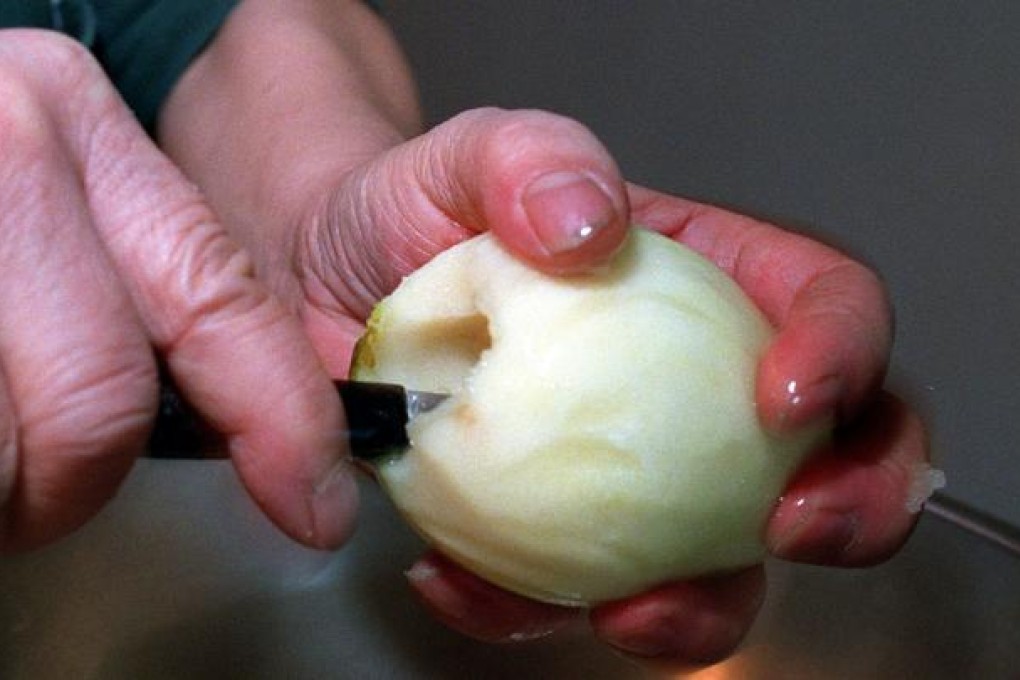 Wu Weichun was detained by Henan police for three days because he was found carrying a fruit knife on the street.