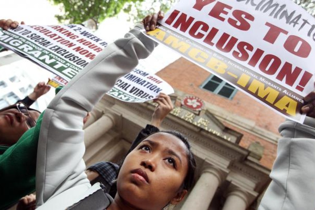 Protesters supporting permanent residency for domestic workers outside the Court of Final Appeal. Photo: Sam Tsang