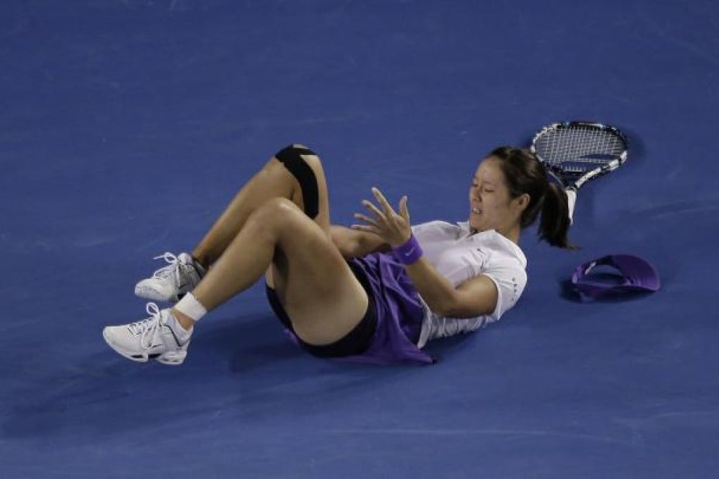 Li Na falls for a second time in Melbourne.