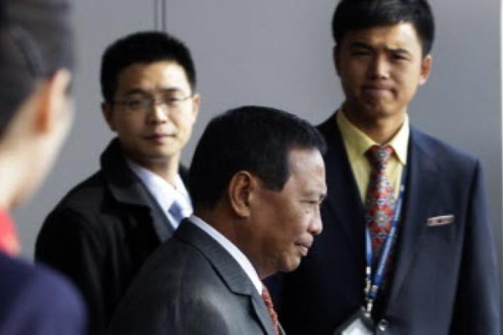 Philippine Vice-President Jejomar Binay (centre). Photo: Reuters