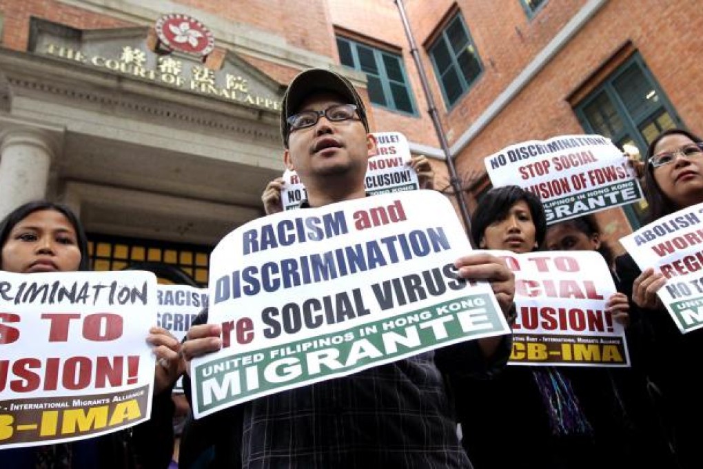 People protest outside the Court of Final Appeal as the right of abode case proceeded in court last month. Photo: Edward Wong