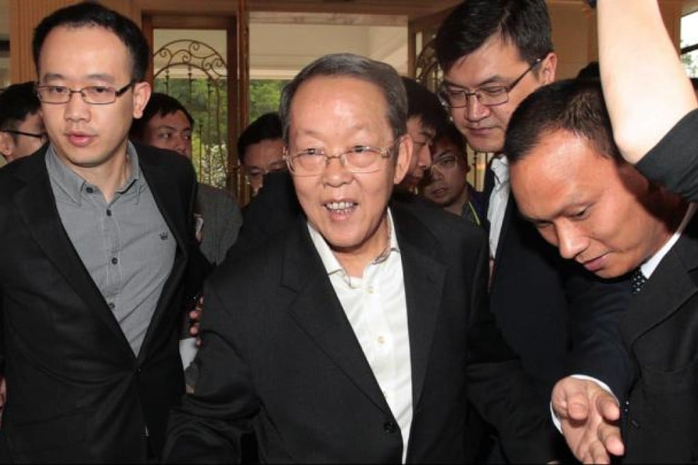 Wang Guangya (centre), director of Beijing's Hong Kong and Macau Affairs Office attends a seminar in Shenzhen with pro-establishment lawmakers. Photo: SCMP