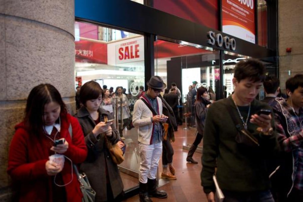 Hong Kong's big mobile network operators have warned of increased service degradation if they lose part of their 3G spectrum. Photo: Bloomberg