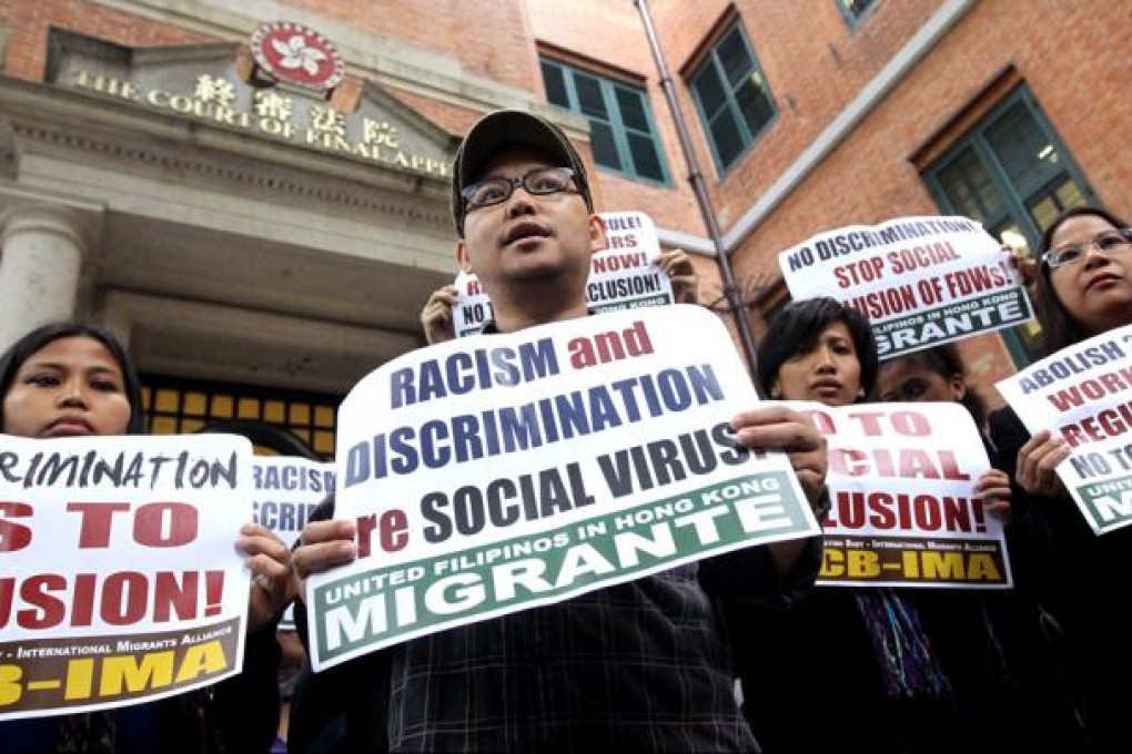People protest outside the Court of Final Appeal as the right-of-abode case proceeded in court last month. Photo: Edward Wong