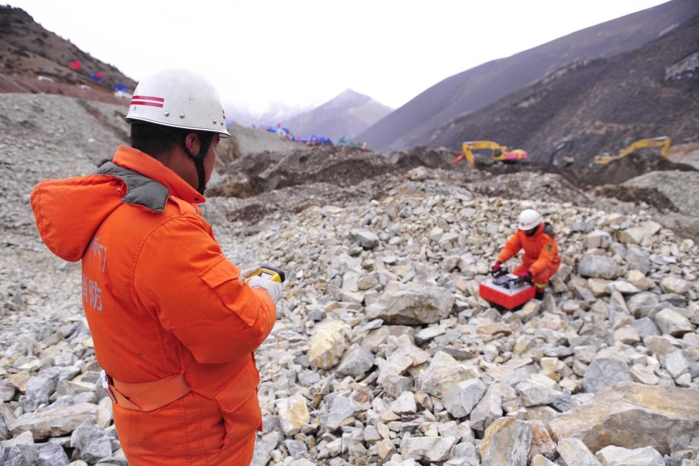 Rescuers are still working at the accident site. Photo: Xinhua