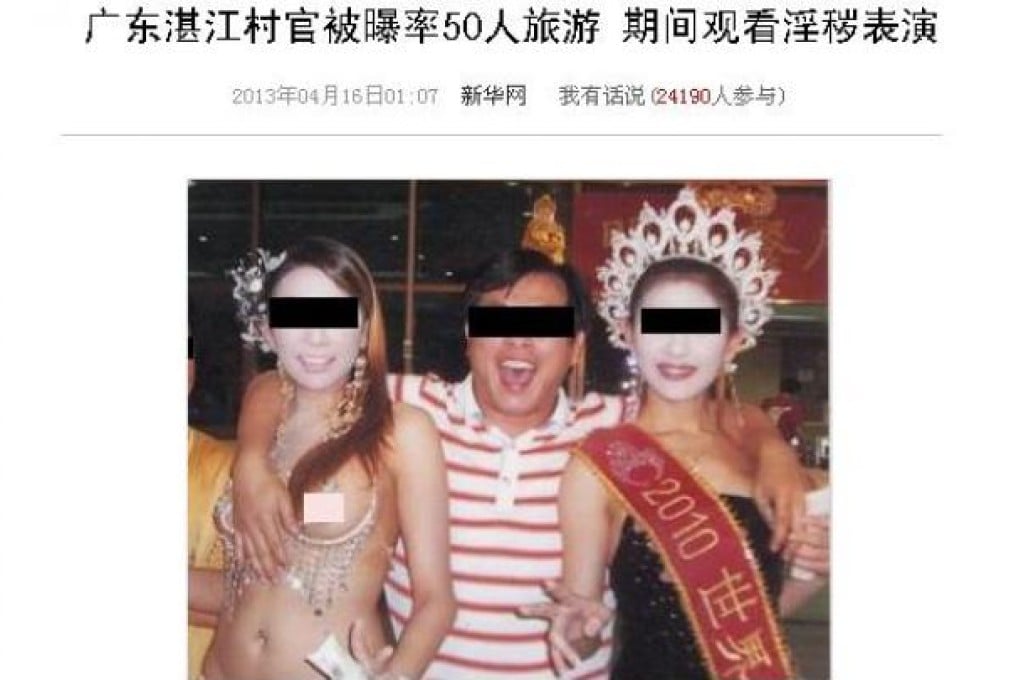 Photo circulating online shows Huang Kangsheng' photograph with ladyboys.