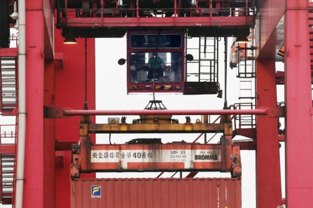 Container handlers stand idle