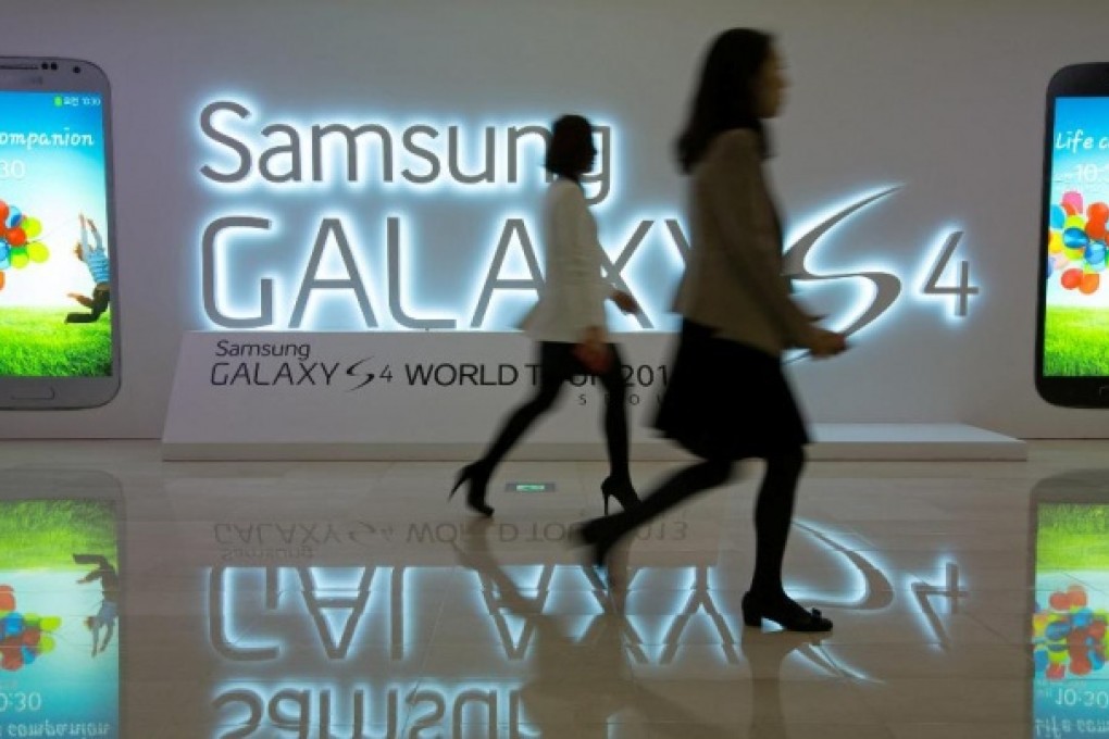 The Galaxy S4 is part of the company's plan to win back the top spot in smartphone sales in the US. Photo: Bloomberg