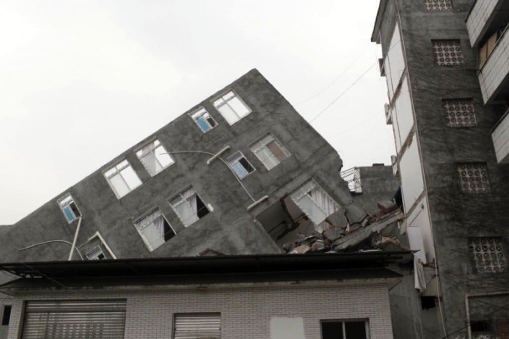 A damaged building two days after Sichuan earthquake. Photo: AFP