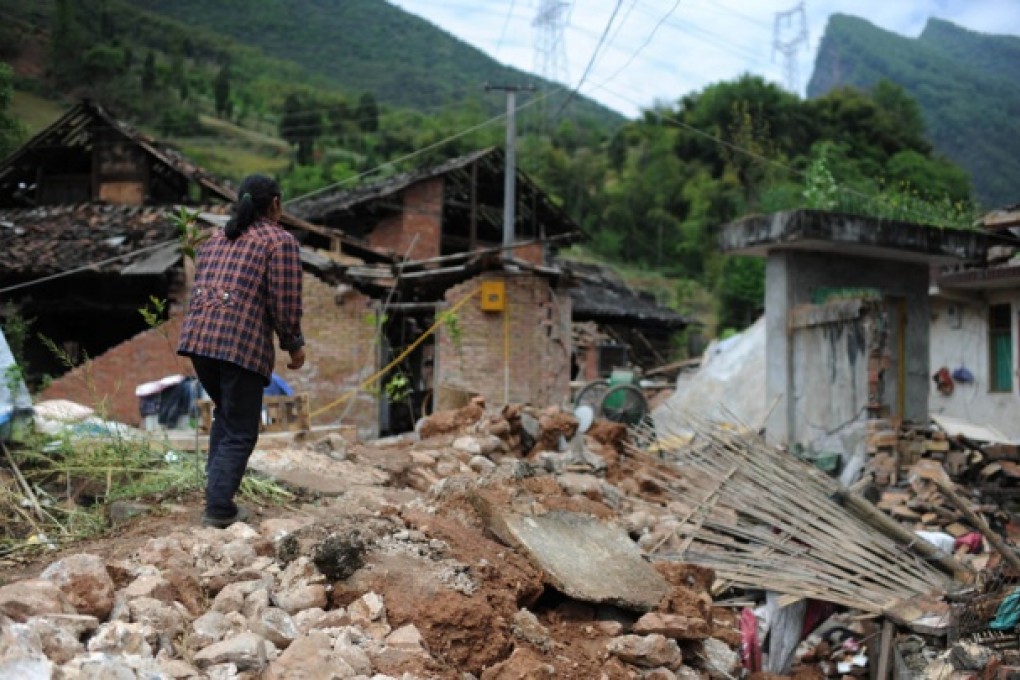 Victims fear cadres padding quake losses