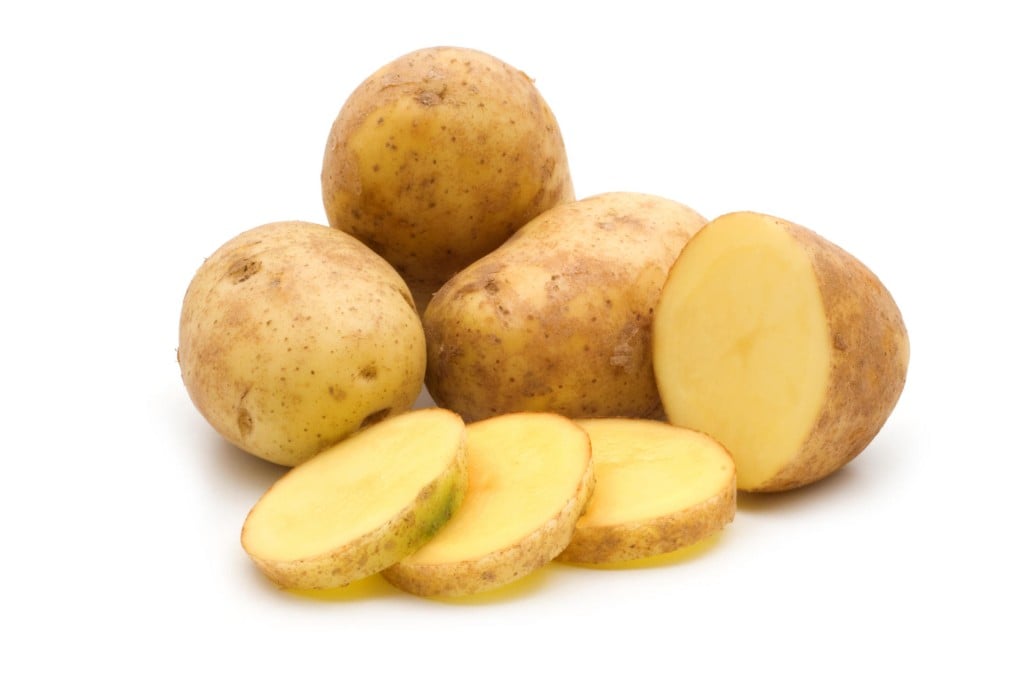 A small (138 grams) plain, unpeeled baked potato provides 738mg of potassium and 128 calories.