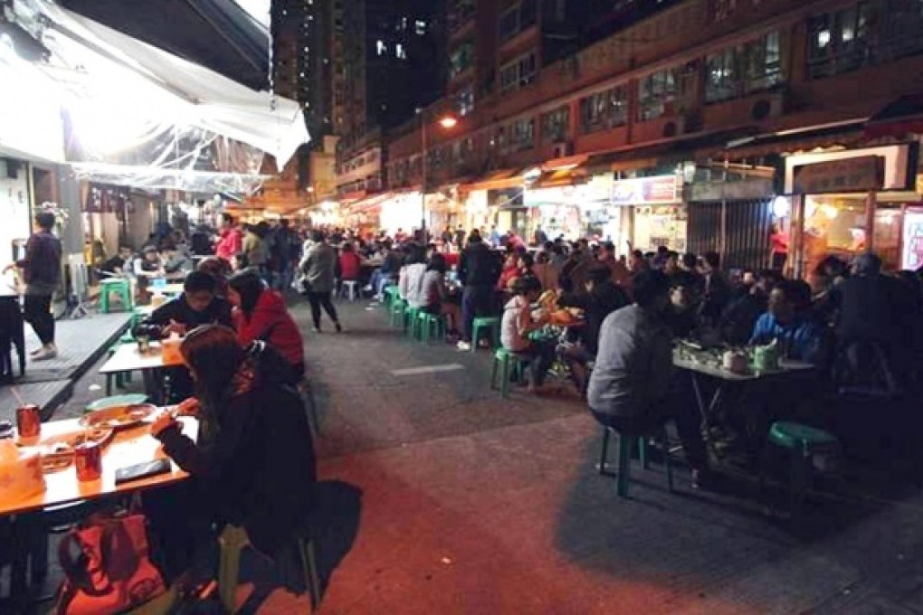 Illegal al fresco dining may cause street obstruction, noise and hygiene problems. Photo: SCMP