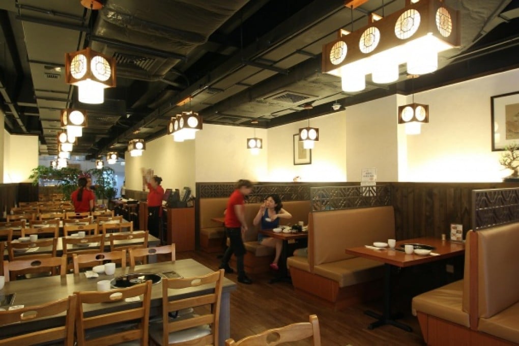 The dining booths were uncomfortable. Photos: Dickson Lee