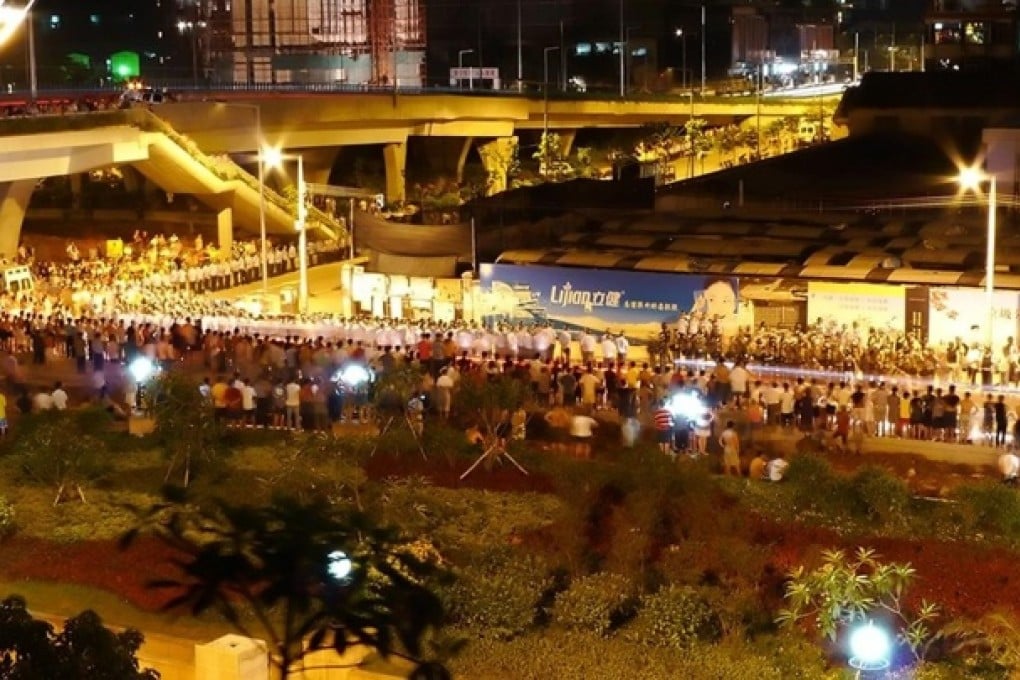 Xian villagers protest against demolition in 2010.