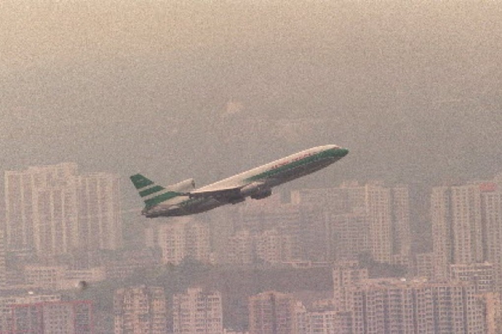 A Cathay Pacific airplane has just taken off at Kai Tak Airport. Photo:Robert Ng