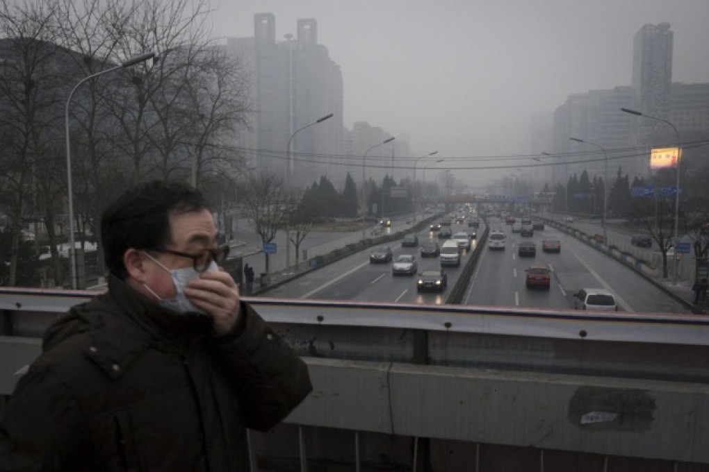 Heavy smog smothers Beijing, which like many other mainland cities has unhealthy levels of air pollutants. Photo: EPA