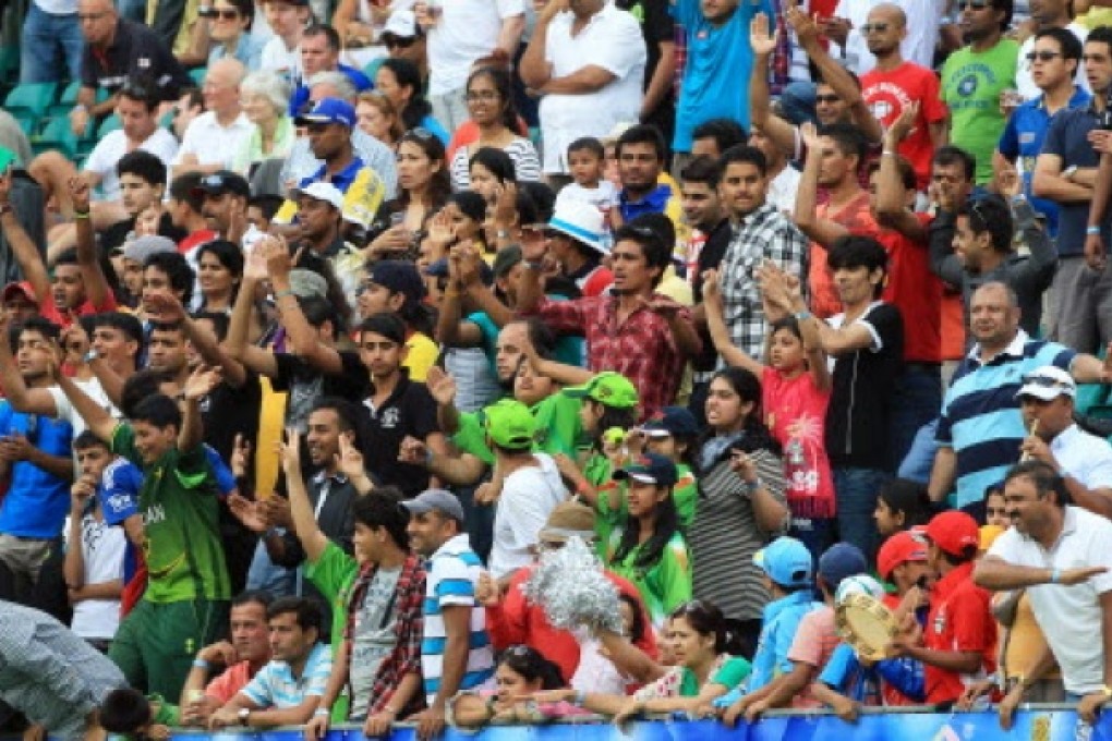 Crowds enjoying the cup final of the KARP Group Hong Kong Sixes between South Africa and Pakistan. Photo: Jonathan Wong