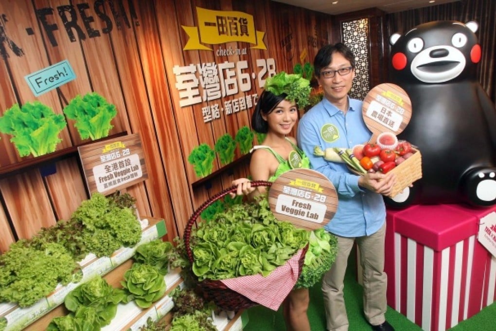 Daniel Chong, right, chief executive of Yata, said prices of fresh foods at its supermarkets could go down a further 2 to 3 per cent. Photo: SCMP