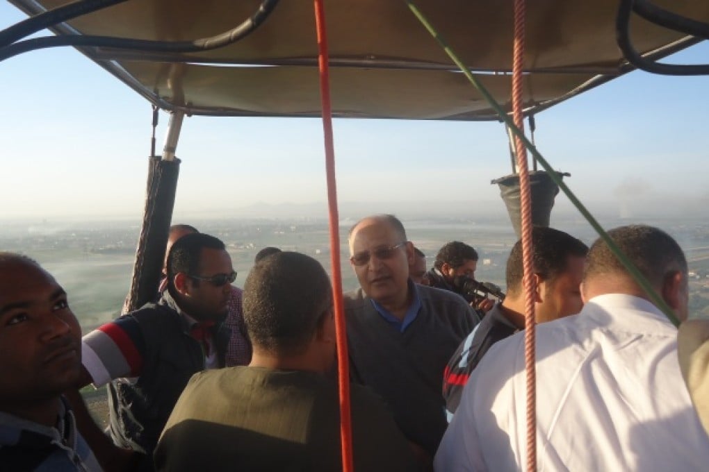 Luxor''s governor Ezzat Saad (centre) leads a balloon trip weeks after a disaster killed nine Hongkongers. Photo: Xinhua