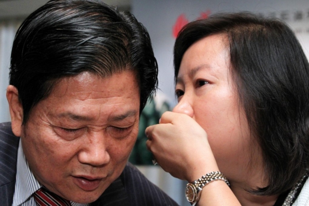 Chu Kong executive director Lilian Chen speaks with chairman Chen Chang during the annual general meeting yesterday. Photo: Nora Tam