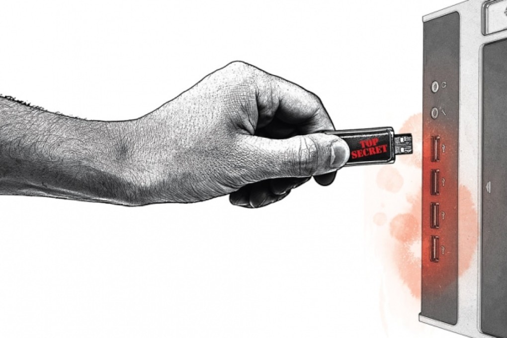 National Security Agency bans flash drives, but Edward Snowden used one to smuggle data