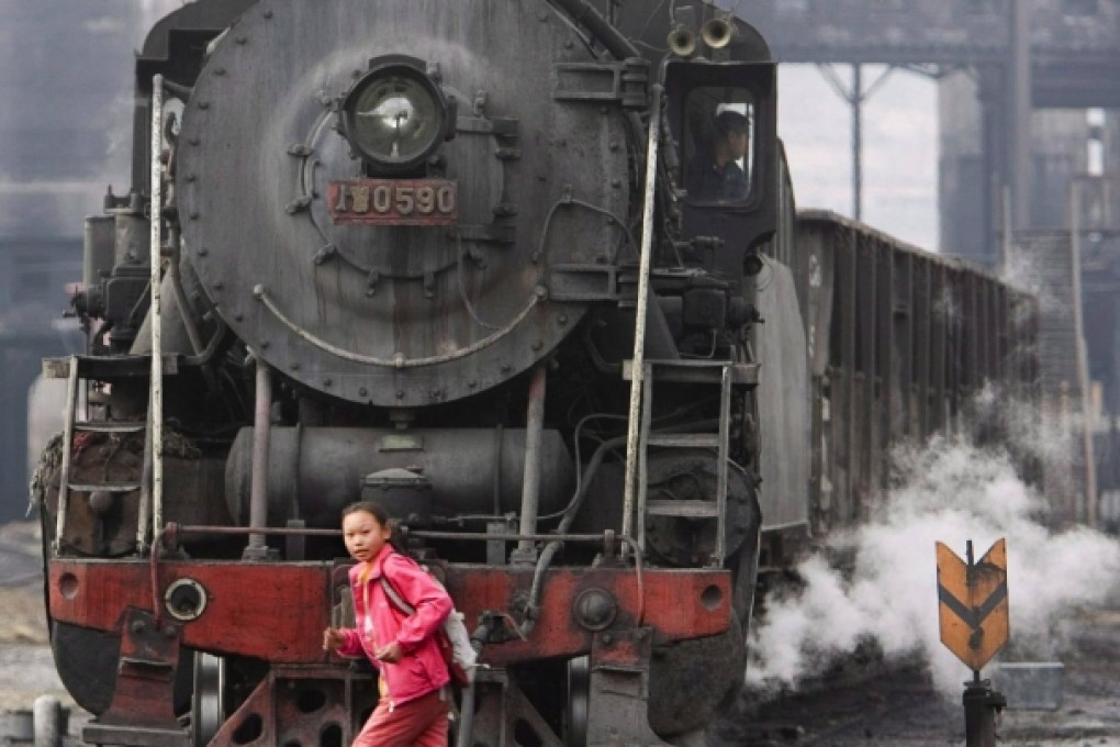 Rail freight volume in China dropped 0.7 per cent on year to 3.9 billion tonnes last year. Photo: EPA