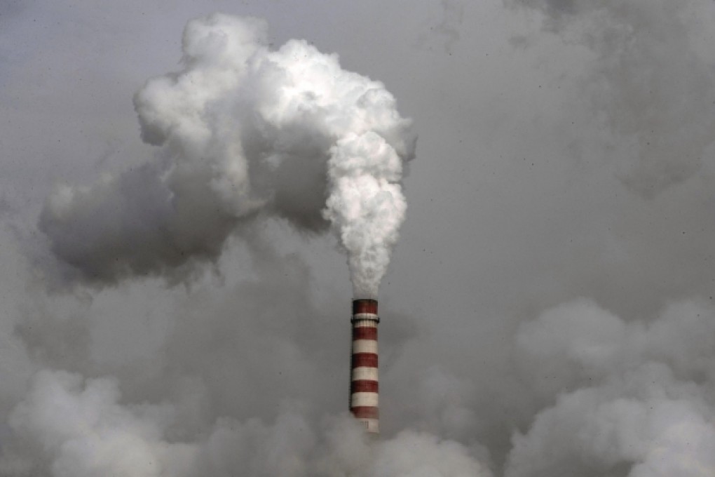 The mainland's total emissions of carbon dioxide came to around eight billion tonnes last year. Photo: AP